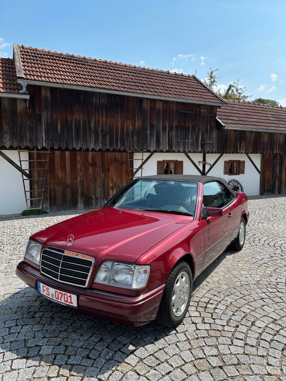 Mercedes-Benz 220 66.184 km 59.999 € Au in der Hallertau 84072