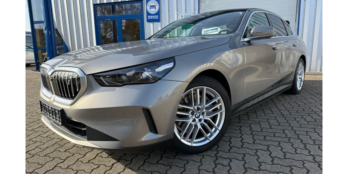 BMW i5 12.700 km 52.800 &euro; Rheinzabern 76764
