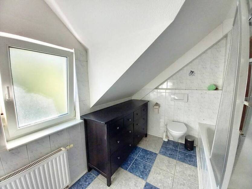 CITYHOUSE: Moderne Doppelhaushälfte mit großem Garten, Hobbyraum Souterrain, Keller, Terrasse