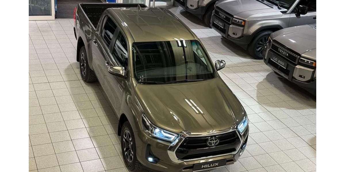 Toyota Hilux 30.624 km 44.595 &euro; Poing bei München 85586