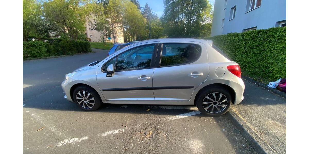 Peugeot 207 105.000 km 2.499 &euro; Lohfelden 34253