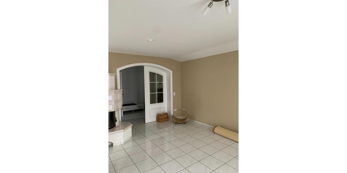 Dachgeschoßwohnung Bruchsal - 3.5 Zimmer, 117 m&sup2;, 1.250&euro; | Angebot:24984090