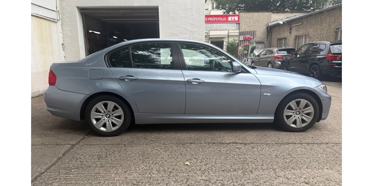 BMW 320 i E90 1.Hand 30185 KM! Sitzheizung PDC 30.083 km 9.999 &euro; Berlin 10247
