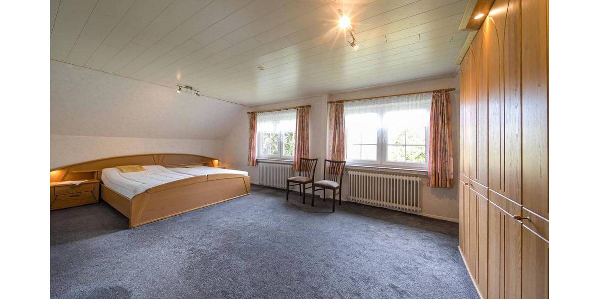 Mehrfamilienhaus, Wohnhaus Bockhorn-Moorwinkelsdamm Moorwinkelsdamm - 8 Zimmer, 175 m&sup2;, 395.000&euro; | Angebot:26217734