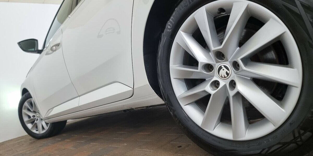 Skoda Superb Style LED ACC AHK Memory Canton Keyless 94.500 km 22.990 &euro; Garrel 49681
