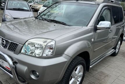Nissan X-Trail 192.000 km 1.900 &euro; Singen 78224