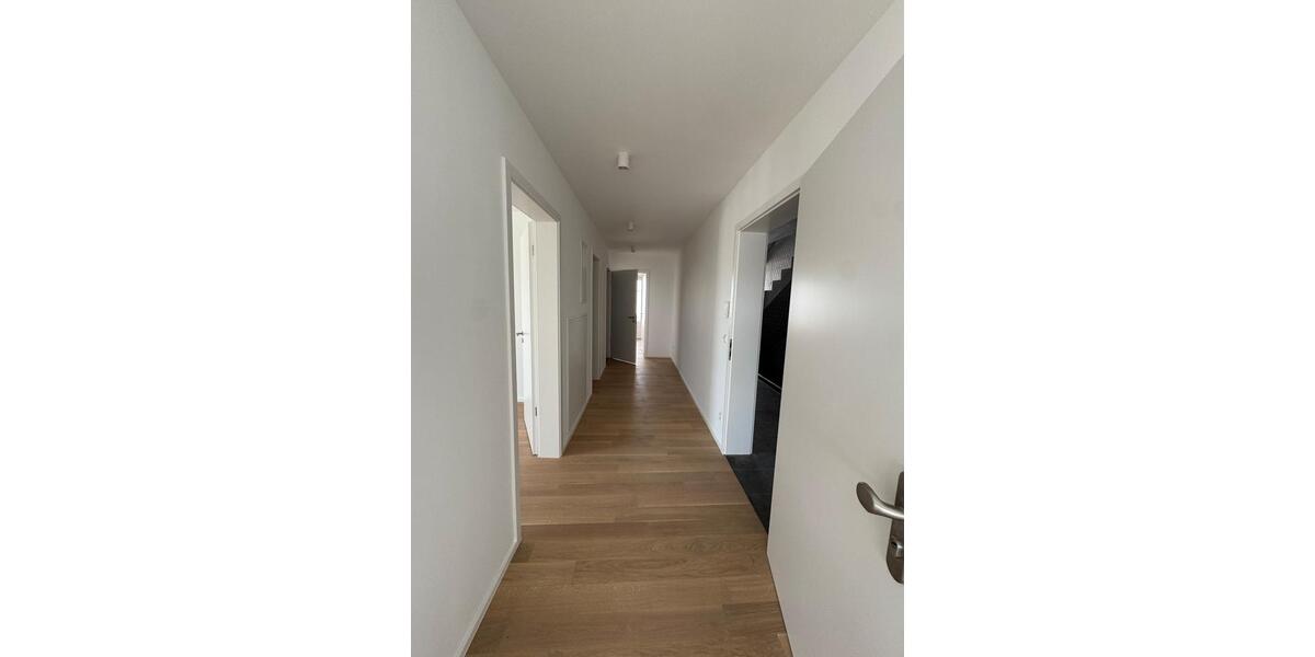 Erdgeschoßwohnung Esslingen am Neckar Oberesslingen - 3 Zimmer, 81 m&sup2;, 1.585&euro; | Angebot:26004780