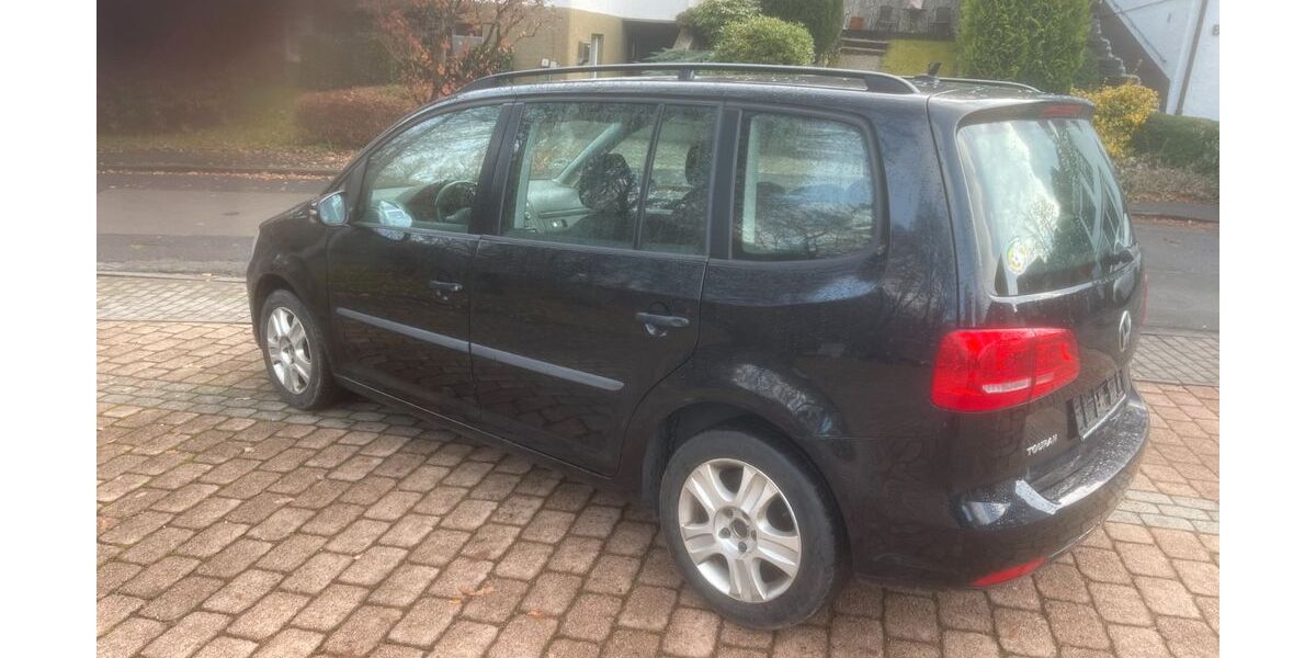 VW Touran 317.215 km 4.700 &euro; Netphen 57250