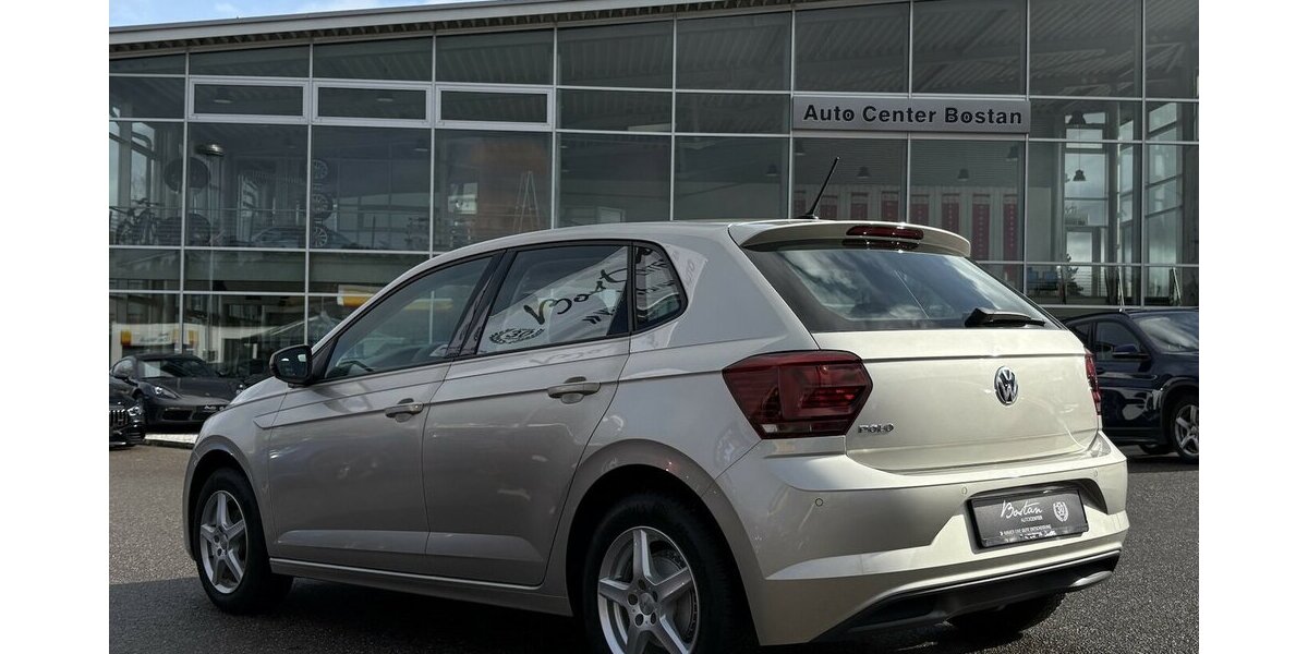 VW Polo VI 1.0 TSI Comfortline PDC/SHZ/ISOFIX/TOUCH 102.216 km 11.900 &euro; Villingen-Schwenningen 78054