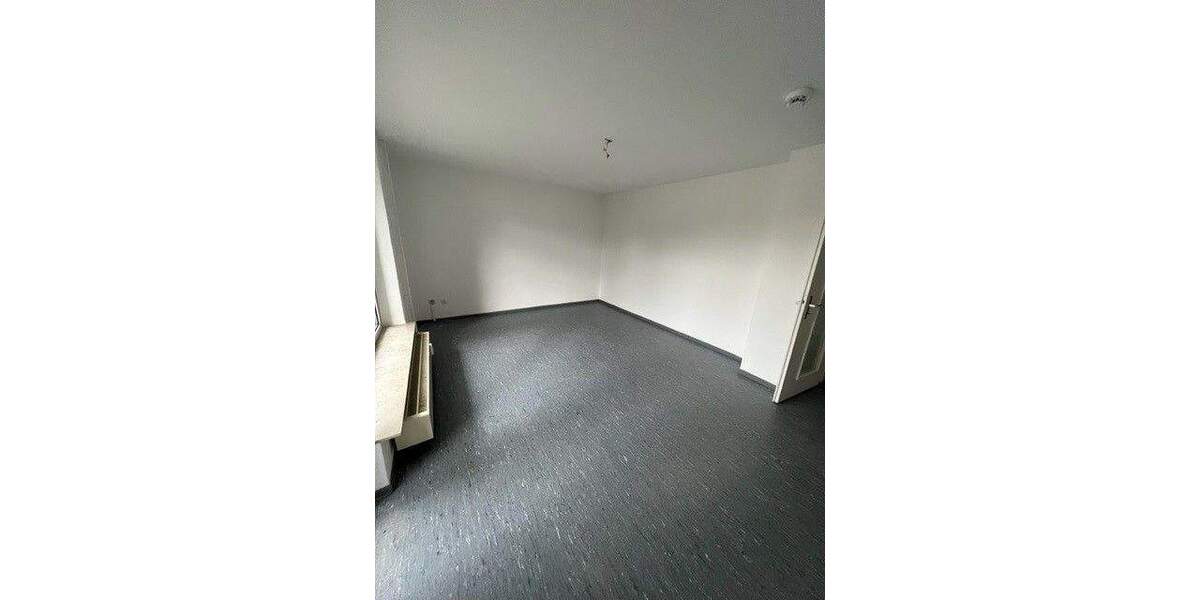 Helle 4-Zimmer Wohnung mit Balkon zu vermieten 4 zimmer