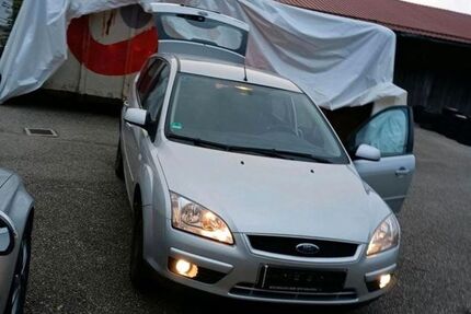 Ford Focus 123.600 km 2.300 € Samerberg 82122
