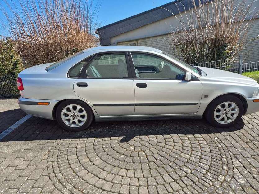 S40