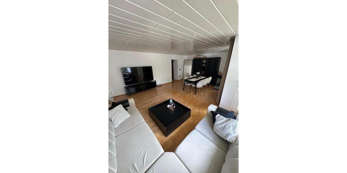 Attraktive 2 Zimmer Wohnung MöbliertTeilmöbiliert 2 zimmer