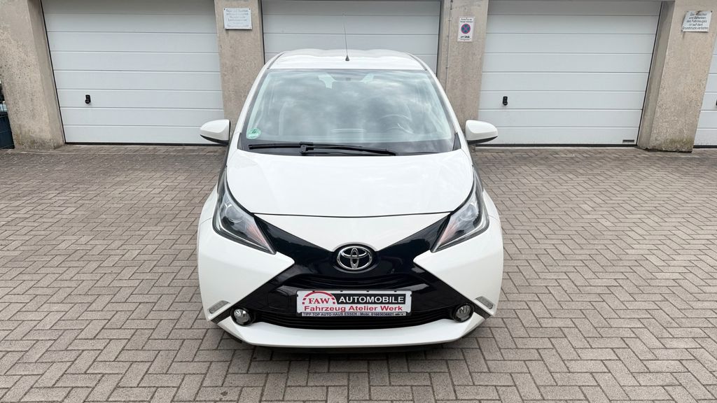 Toyota Aygo (X) 86.000 km 5.899 &euro; Essen 45356