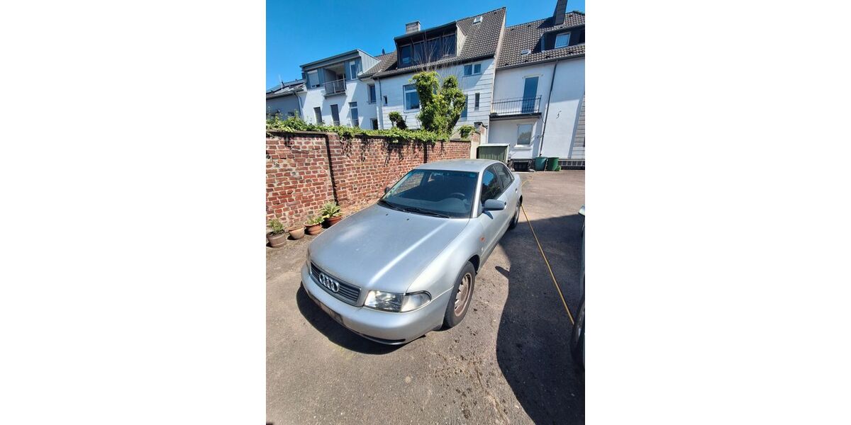 Audi A4 200.000 km 700 &euro; Aachen 52072