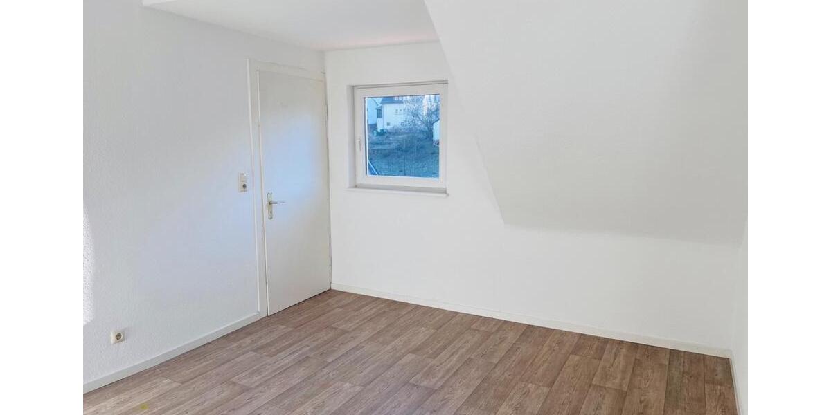 Dachgeschoßwohnung Marburg - 4 Zimmer, 80 m&sup2;, 780&euro; | Angebot:25431433