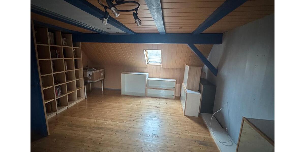 Etagenwohnung Selb - 9 Zimmer, 170 m&sup2;, 107.000&euro; | Angebot:26442131