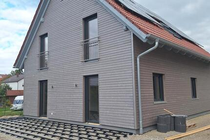 Haus Mittelstetten - 7 Zimmer, 145 m&sup2;, 2.250&euro; | Angebot:27617087