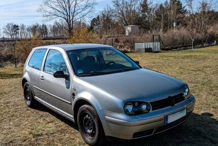 VW Golf 214.503 km 1.499 &euro; Hähnichen 02923