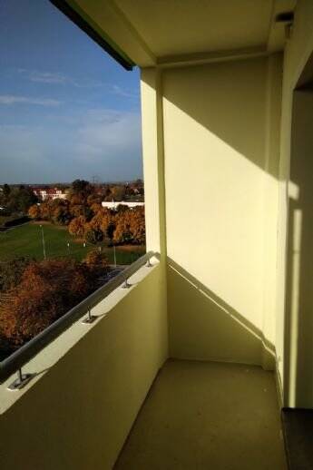 Große 4 Zimmerwohnung mit Einbauküche ab sofort zu vermieten! 4 zimmer