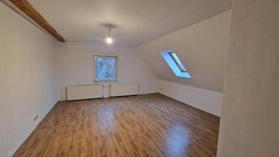 Dachgeschoßwohnung Ilsede Adenstedt - 4 Zimmer, 90 m&sup2;, 690&euro; | Angebot:26373014
