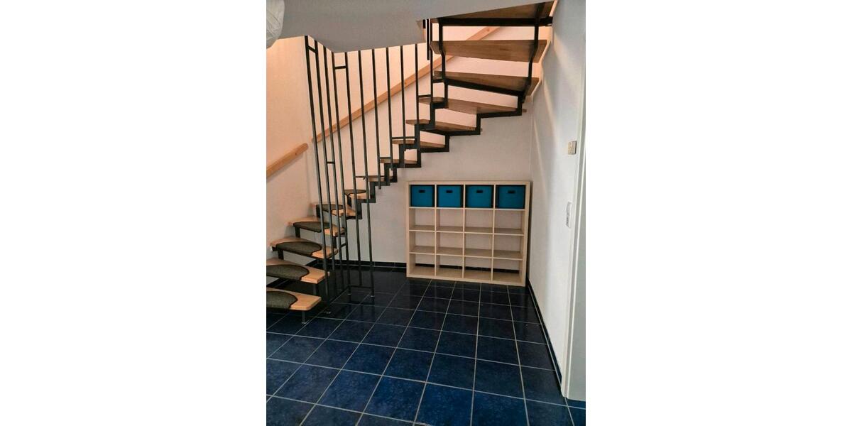 Doppelhaushälfte Kaiserslautern Bahnheim - 7 Zimmer, 220 m&sup2;, 2.250&euro; | Angebot:26170787