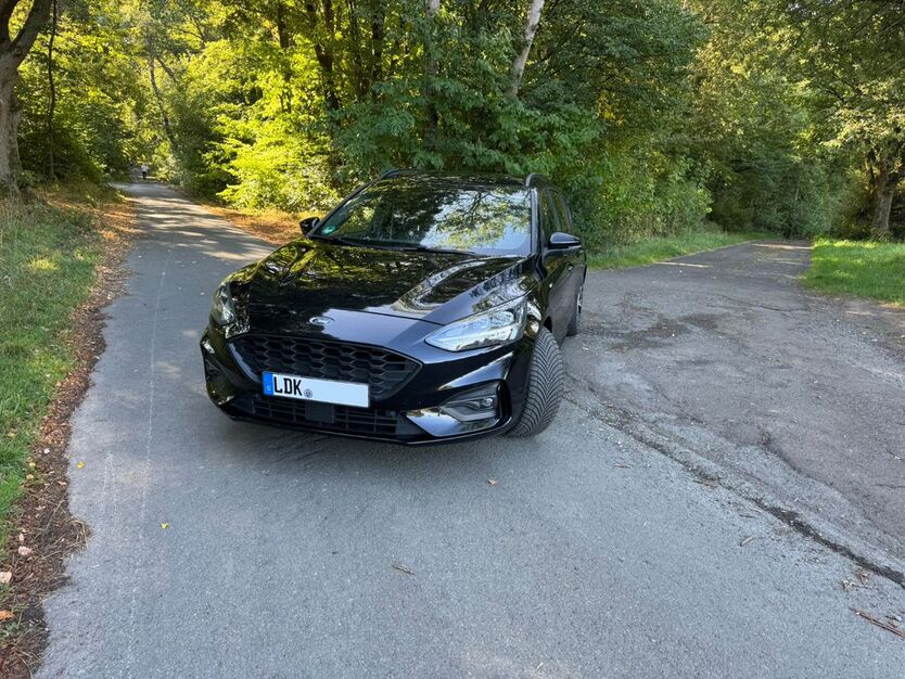 Ford Focus 94.000 km 18.999 € Schöffengrund 35641