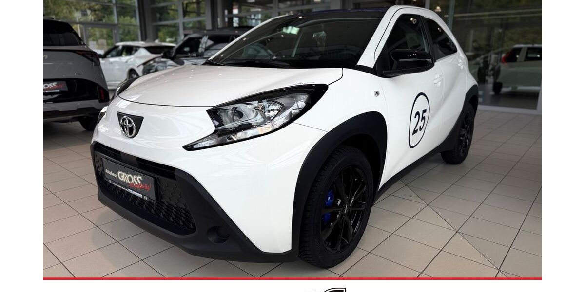 Toyota Aygo (X) 2.560 km 16.279 &euro; Amberg 92224