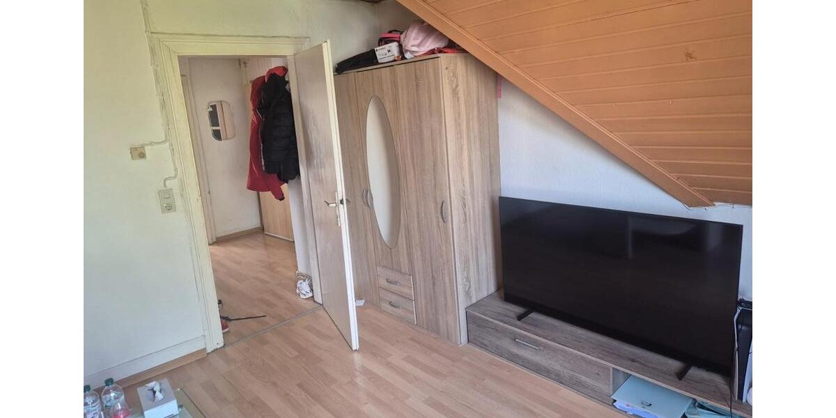 Dachgeschoßwohnung Nürtingen - 3 Zimmer, 65 m&sup2;, 1.150&euro; | Angebot:26480217