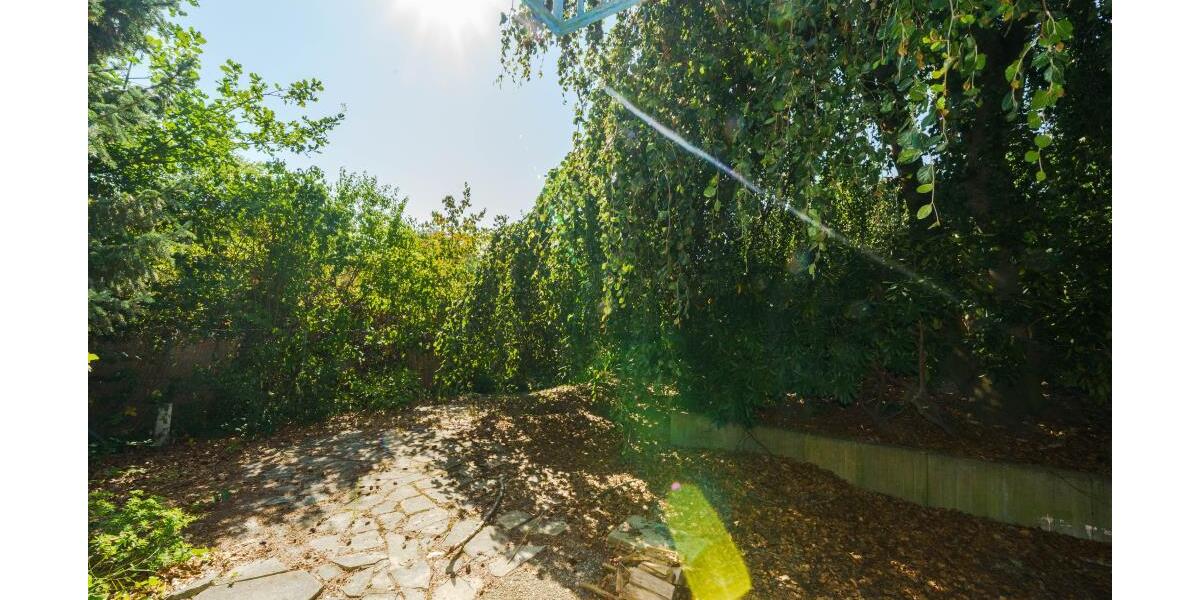 Charmantes Häuschen in Hinterhauslage mit Garten & Terrasse - Einfamilienhaus Fürth 10809563000 | Angebot:27144032