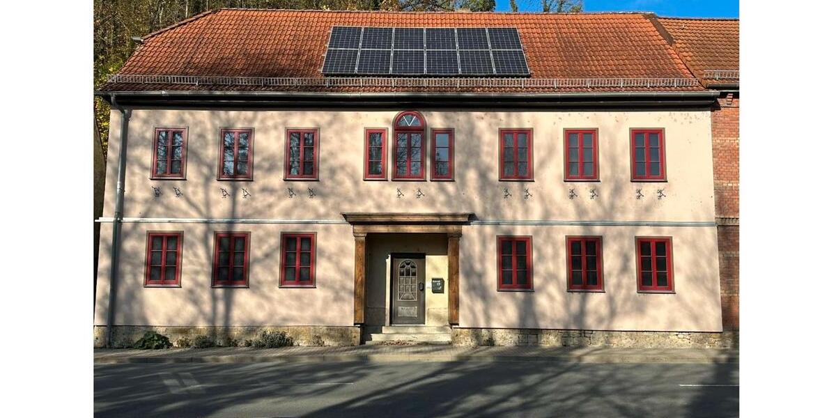 Dornburg: Geräumiges Einfamilienhaus mit Geschichte 6 zimmer