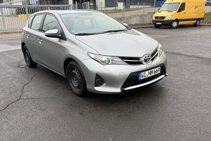Toyota Auris 48.000 km 9.000 &euro; Wiesbaden 65205