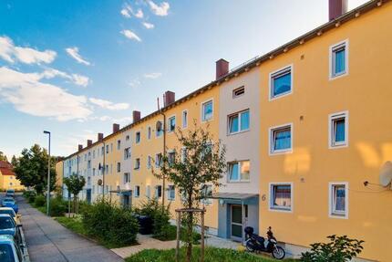 Einziehen und Wohlfühlen - sanierte 3-Zimmer Wohnung mit Einbauküche zimmer