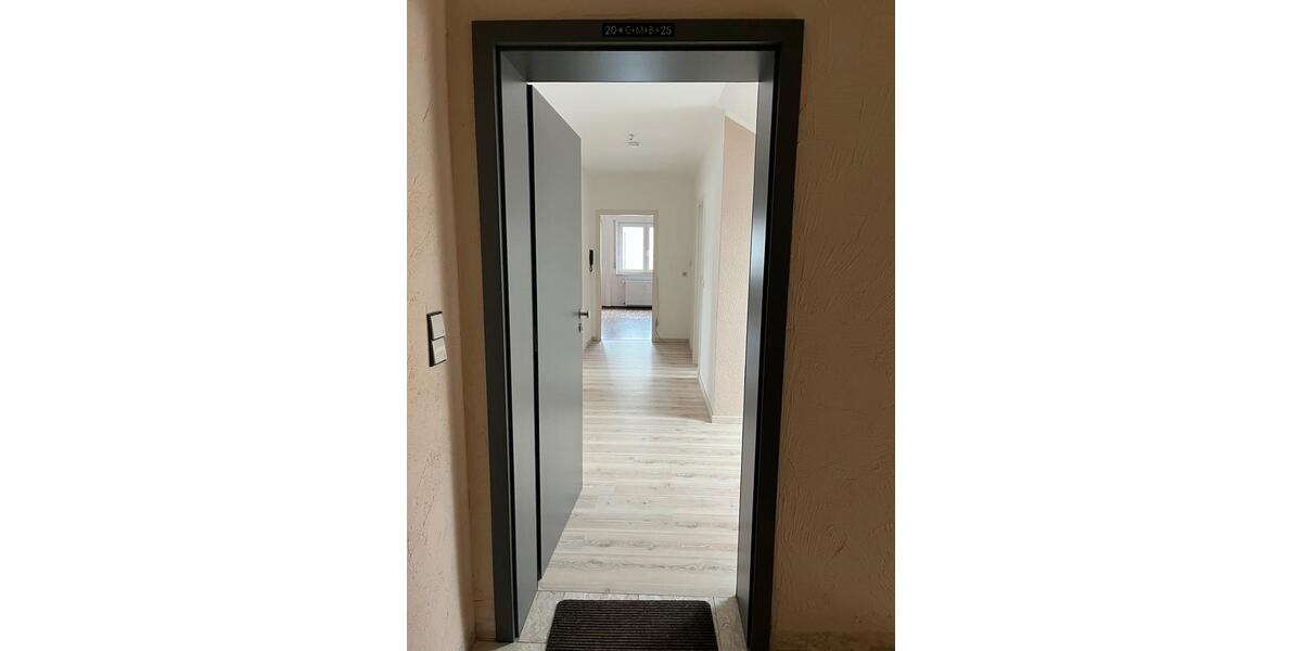 Dachgeschoßwohnung Werneck - 3 Zimmer, 73 m&sup2;, 450&euro; | Angebot:25367431