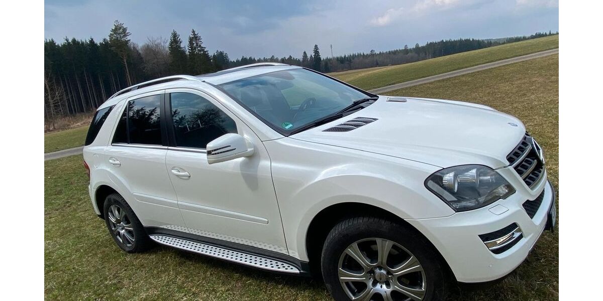 Mercedes-Benz ML 300 237.000 km 11.500 &euro; Rötenbach 79877
