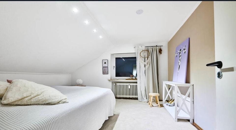 Einfamilienhaus Detmold Hiddesen - 8 Zimmer, 225 m&sup2;, 459.000&euro; | Angebot:26530242