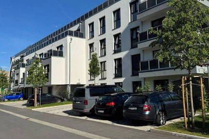 Stilvolle, neuwertige 4-Zimmer-EG-Wohnung mit luxuriöser Innenausstattung mit EBK in Fürth