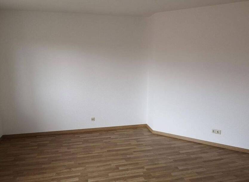 Helle 1-Raum-Wohnung mit Balkon & separater Küche in Leipzig - Stellplatz optional