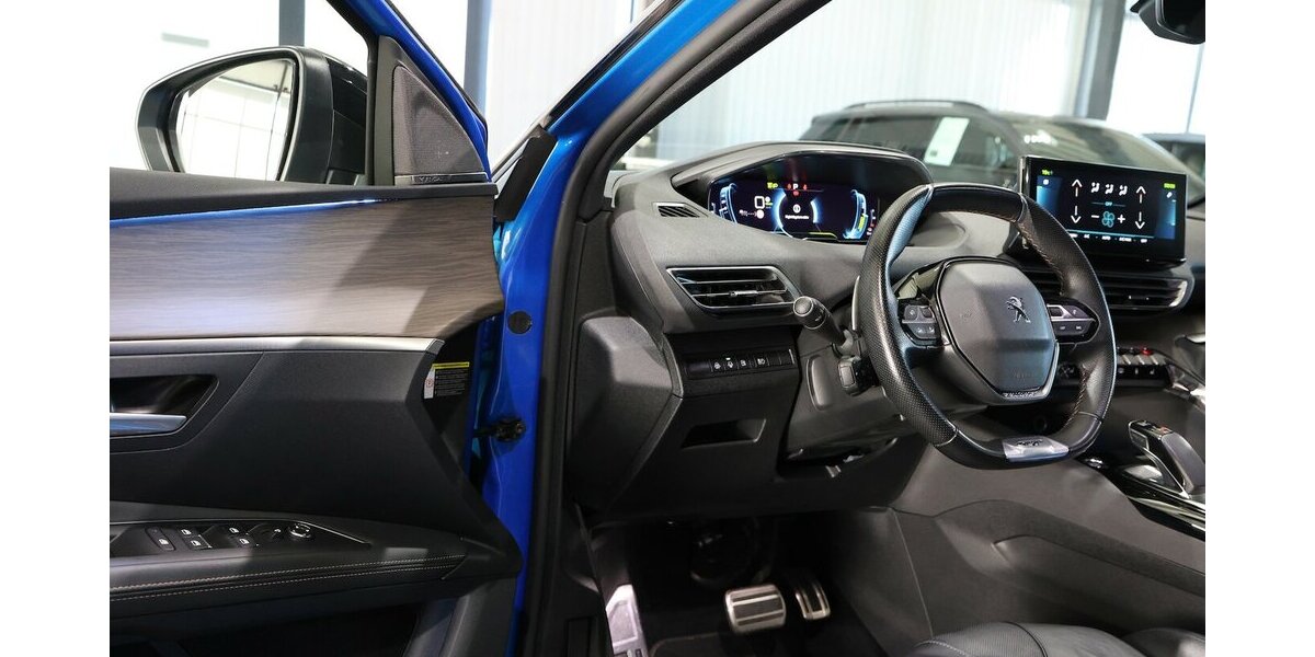 Peugeot 3008 Hybrid 225 GT-LINE SPORT / PANORAMA / LED 60.000 km 20.991 &euro; Hamm 59077