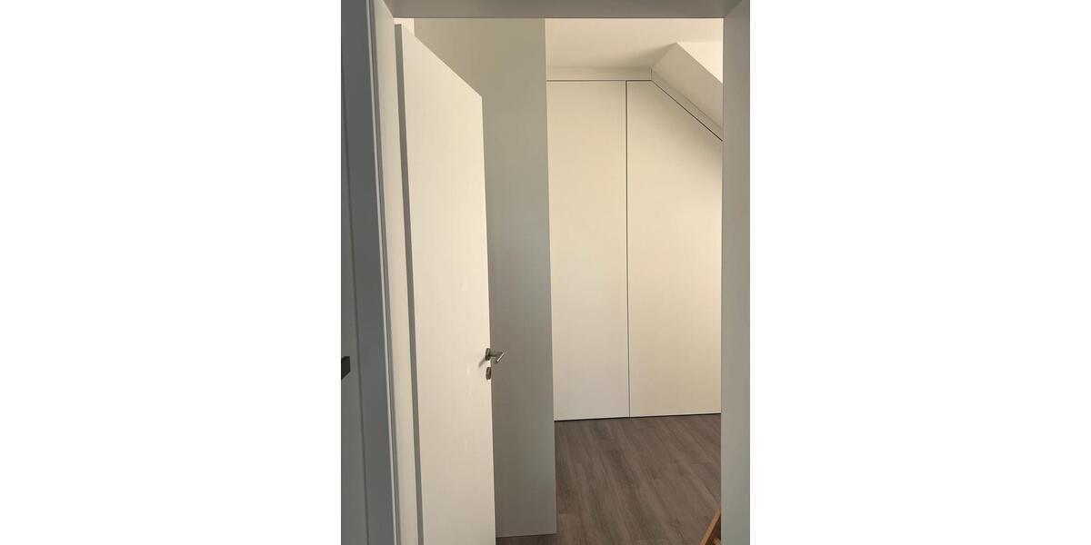 Dachgeschoßwohnung Detmold Hiddesen - 3 Zimmer, 85 m&sup2;, 320.000&euro; | Angebot:27077723