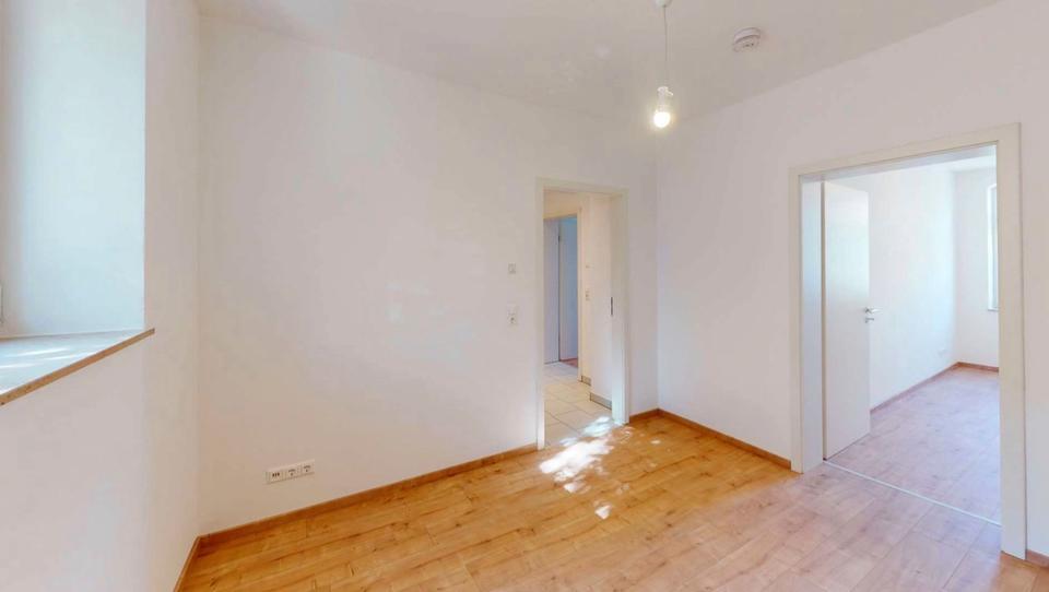 Erdgeschoßwohnung Dresden Pieschen - 4 Zimmer, 82 m&sup2;, 220.000&euro; | Angebot:25932100