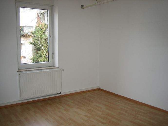 Zentral gelegene Single-Wohnung direkt gegenüber vom Westpfalz Klinikum! 2 zimmer