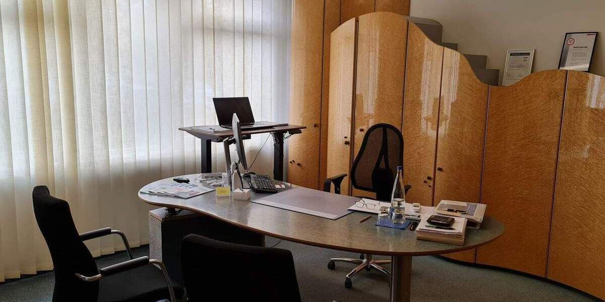 Schöne Gewerbeeinheit in begehrter Lage 5 zimmer