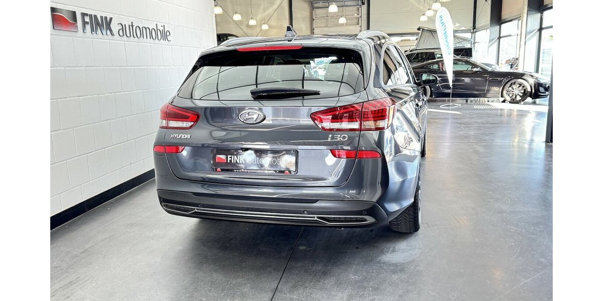 Hyundai i30 Kombi 1.6 T-GDI DCT CarPlay DAB CAM 48.794 km 17.890 &euro; Lich 35423