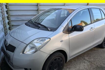 Toyota Yaris 146.470 km 2.350 &euro; Lübeck 23556