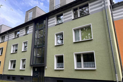 SHG+++ Schöne 3,5-Zimmerwohnung mit Balkon - Kernsanierte Fassade