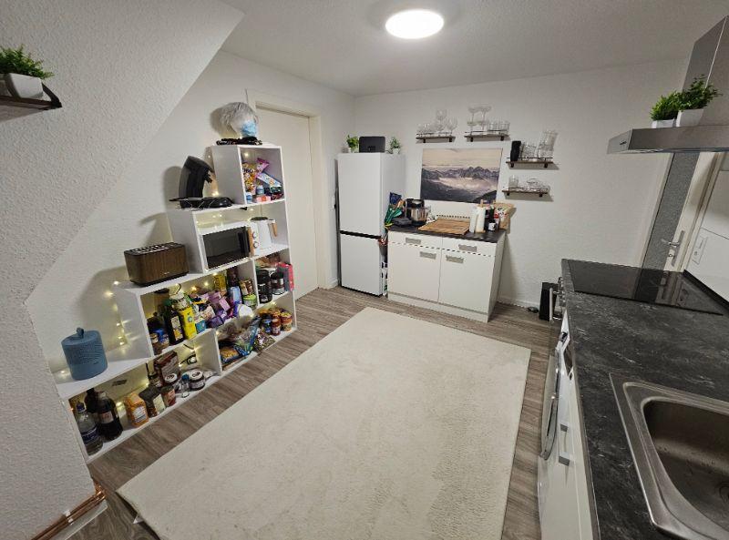 Dachgeschoss Wohnung - komplett modernisiert! 1 zimmer
