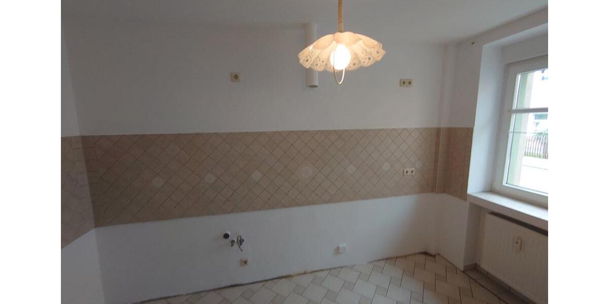 Erdgeschoßwohnung Hohenstein-Ernstthal Ernstthal - 2.5 Zimmer, 62 m&sup2;, 300&euro; | Angebot:26679894