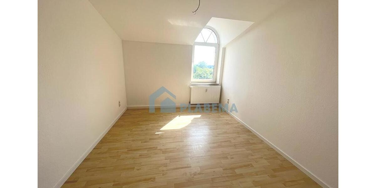 Dachgeschoßwohnung Schwerin - 4 Zimmer, 105 m&sup2;, 1.417&euro; | Angebot:26645278