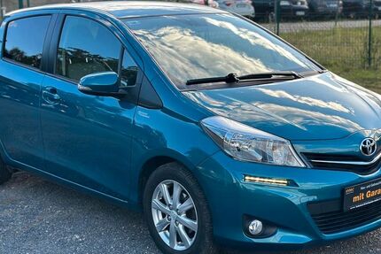 Toyota Yaris 52.944 km 8.989 &euro; Schönefeld 12529